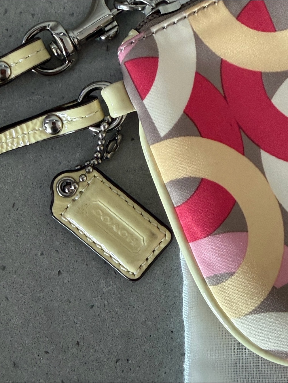Coach Pink Multi Signature Pattern Wristlet Clutch with dust bag - Picture 2 of 7